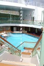 ID 3008 SAPPHIRE PRINCESS (2004/115875grt/IMO 9228186) - The swim-against-the-current lap pool on Sun Deck.